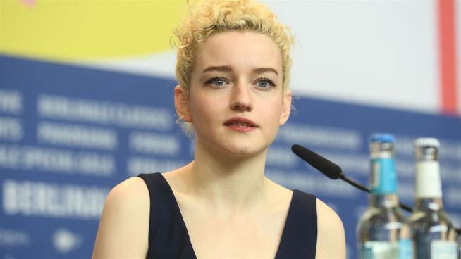 Julia Garner vergleicht ‘Ozark’ mit ‘The Assistant’